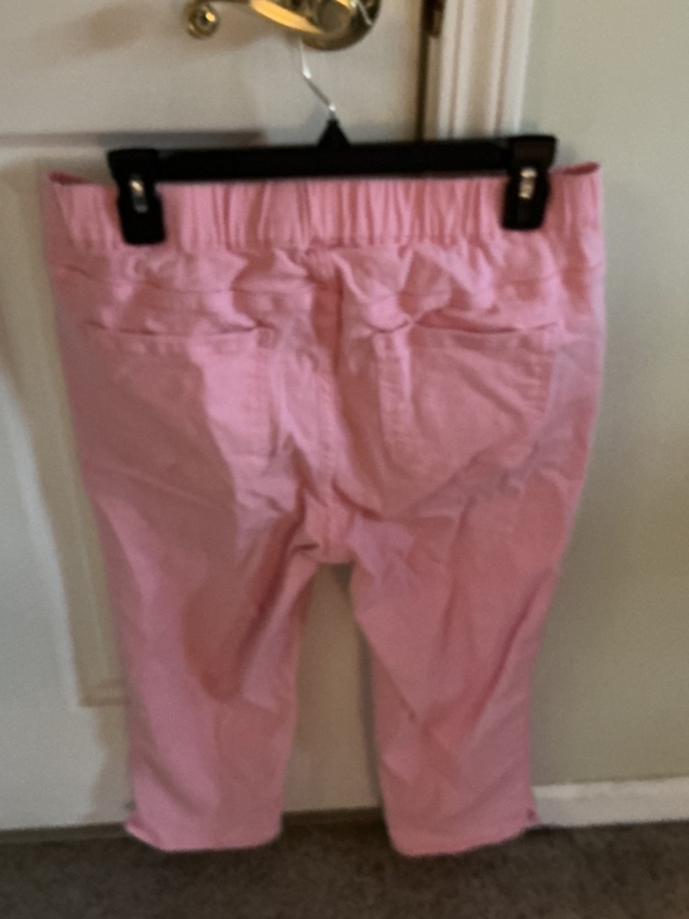 Pink capris - Picture 2 of 4